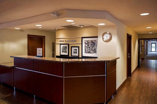 Hampton Inn Philadelphia-International Airport, Lobby