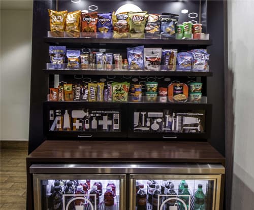 Hampton Inn Philadelphia-International Airport, Restaurant