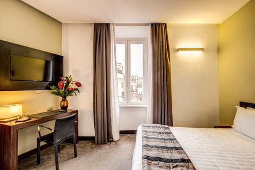 Trevi Collection, Room