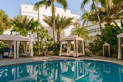 Kenmore Village Hotel, South Beach, Pool