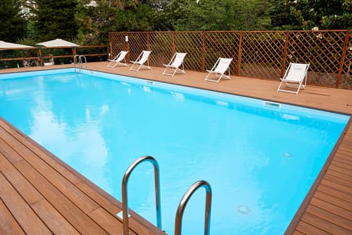 Occidental Aurelia, Pool