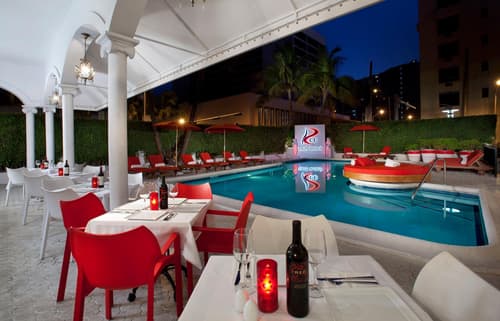 Red South Beach Hotel, Restaurant