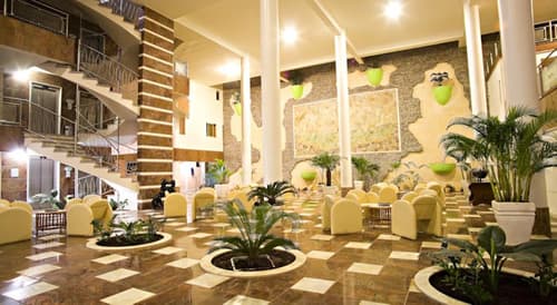 Esmeralda Praia, Lobby