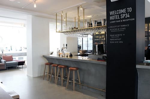 Hotel SP34, Lobby
