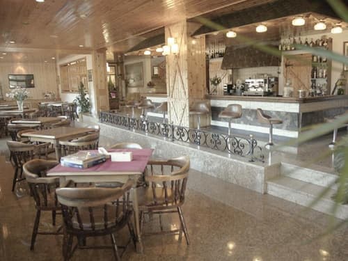 Abba Ordino Babot, Bar