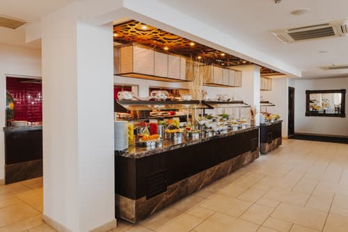 Arkin Palm Beach Hotel, Restaurant