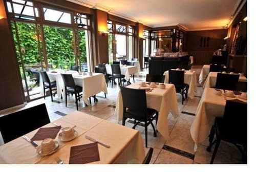 Flanders Hotel, General view