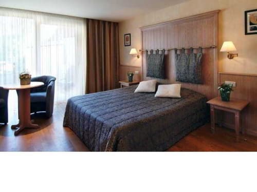 Flanders Hotel, General view