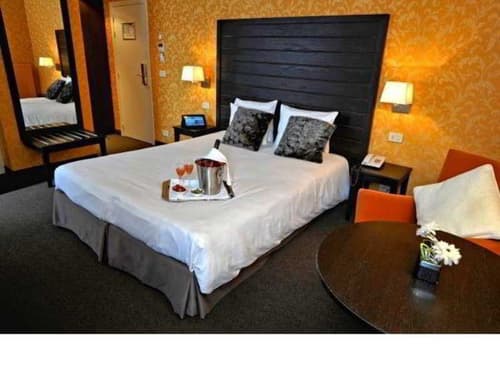 Flanders Hotel, General view