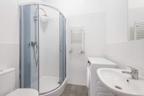 Queen Apartments, General view