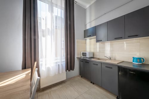 Queen Apartments, General view