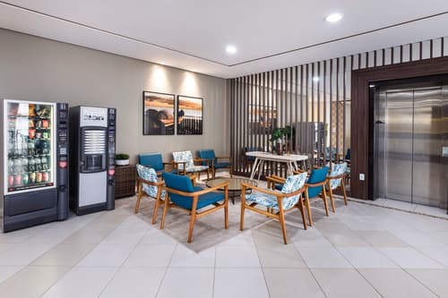 Bella Camboriu, Lobby