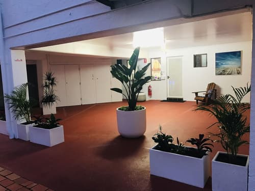 Ocean Breeze Motel, Lobby