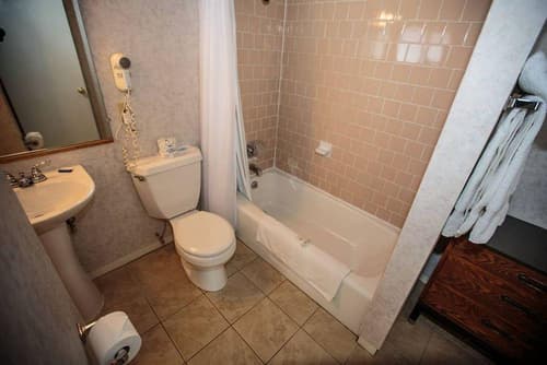 Outbound Stowe, General view