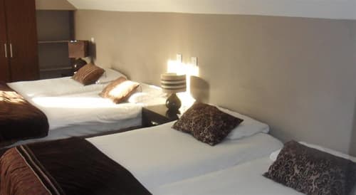 The Earl Hotel Leeson Street, Sonder, General view