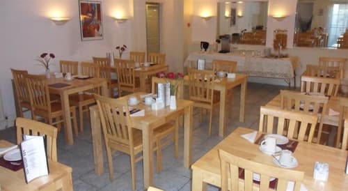 The Earl Hotel Leeson Street, Sonder, General view