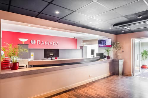 Flagship London Finchley, Lobby