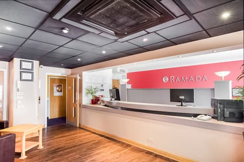 Flagship London Finchley, Lobby