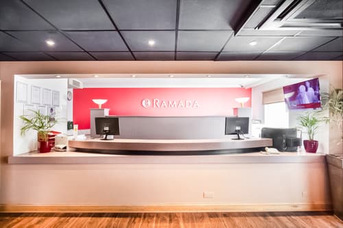 Flagship London Finchley, Lobby