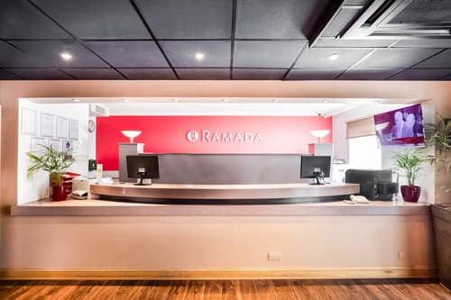 Flagship London Finchley, Lobby