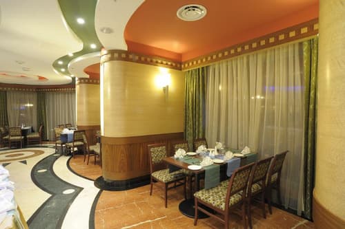 Leader Al Muna Kareem Hotel, Bar