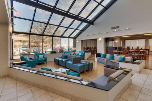 Pear Tree Inn Airport St. Louis - St. Ann, Lobby