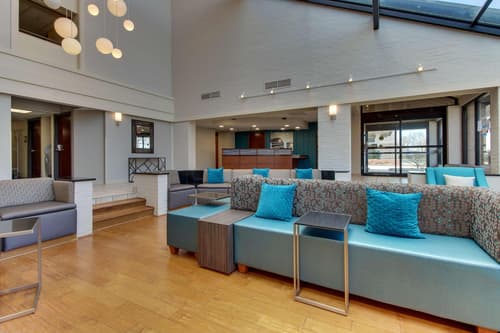 Pear Tree Inn Airport St. Louis - St. Ann, Lobby