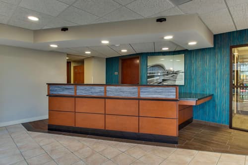 Pear Tree Inn Airport St. Louis - St. Ann, Lobby