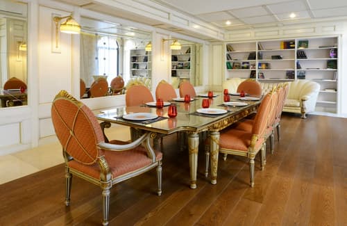 Ambassadori, Restaurant