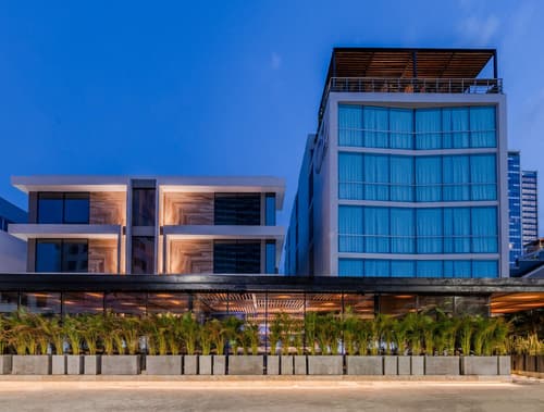 Oz Hotel, General view