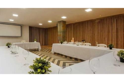 Oz Hotel, Conferences