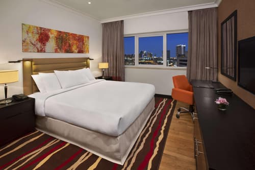 DoubleTree by Hilton Hotel & Residences Dubai Al B, Room