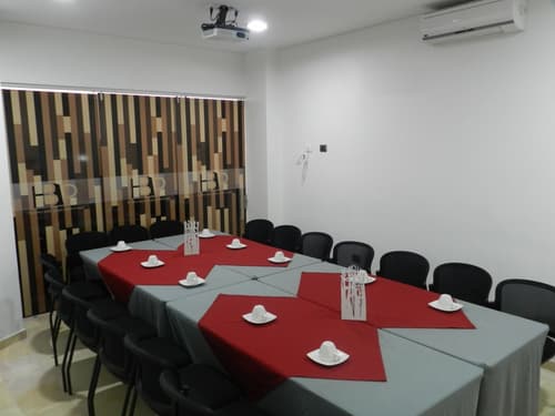 Bolivariana Plaza, Conferences