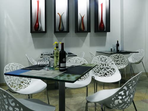 Bolivariana Plaza, Restaurant