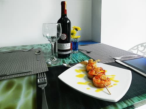 Bolivariana Plaza, Restaurant