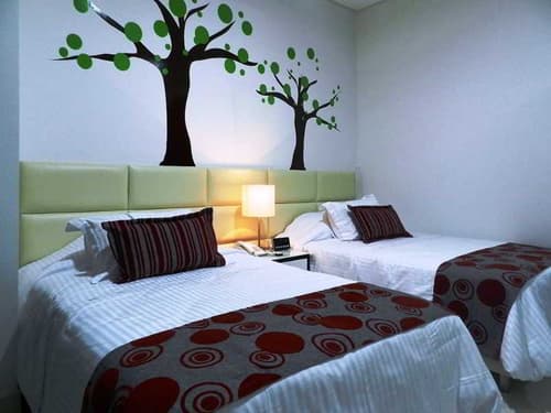 Bolivariana Plaza, Room