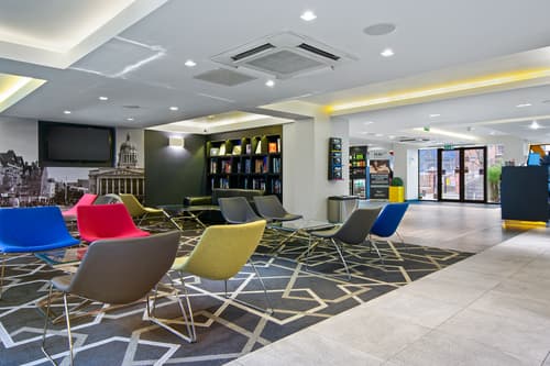 Roomzzz Nottingham, Lobby