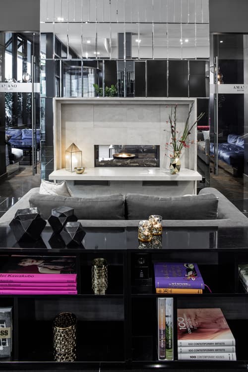 Amano Grand Central, Lobby