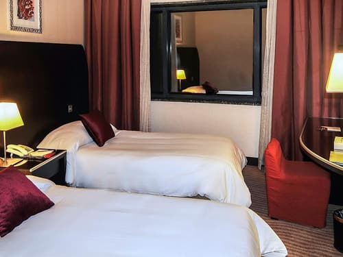 Frontel Al Harithia EX Majlis Grand, Room