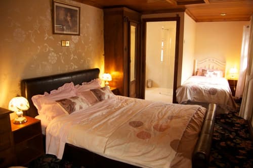 Teach Eamainn, General view