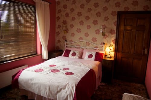 Teach Eamainn, General view