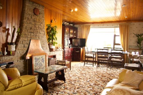 Teach Eamainn, General view