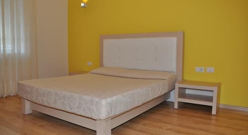 Grand White City, Room