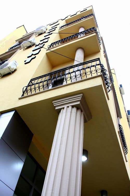 Parlament Hotel, General view