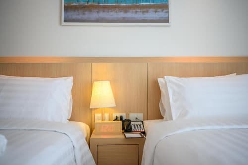 The Beachfront Hotel Phuket, Room