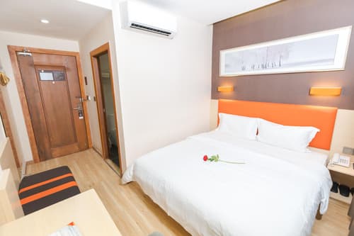 7 Days Premium Hotel, Room