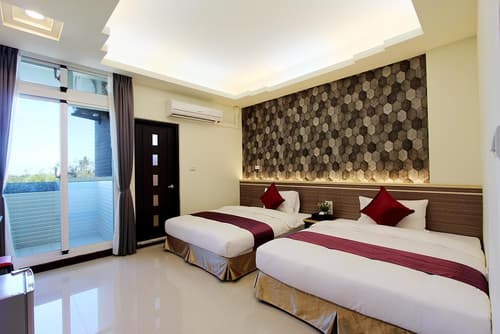 Blue Ocean Stars , Room