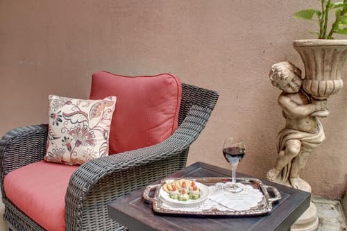 The Presidents Quarters Inn, General view