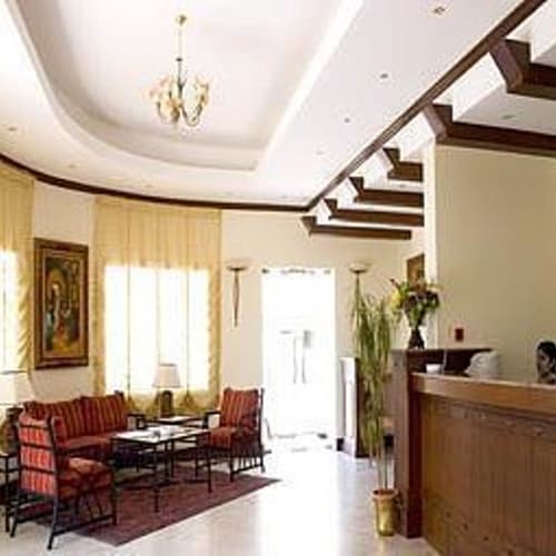 Al Hamra Village, Lobby