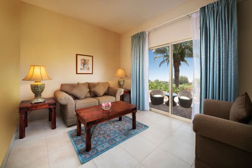 Al Hamra Village, Room